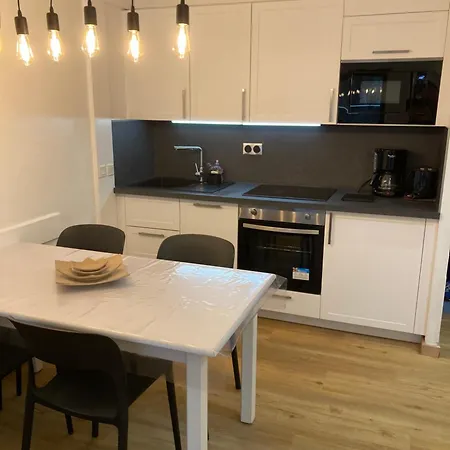 6 Personnes Dans Avec Piscine *